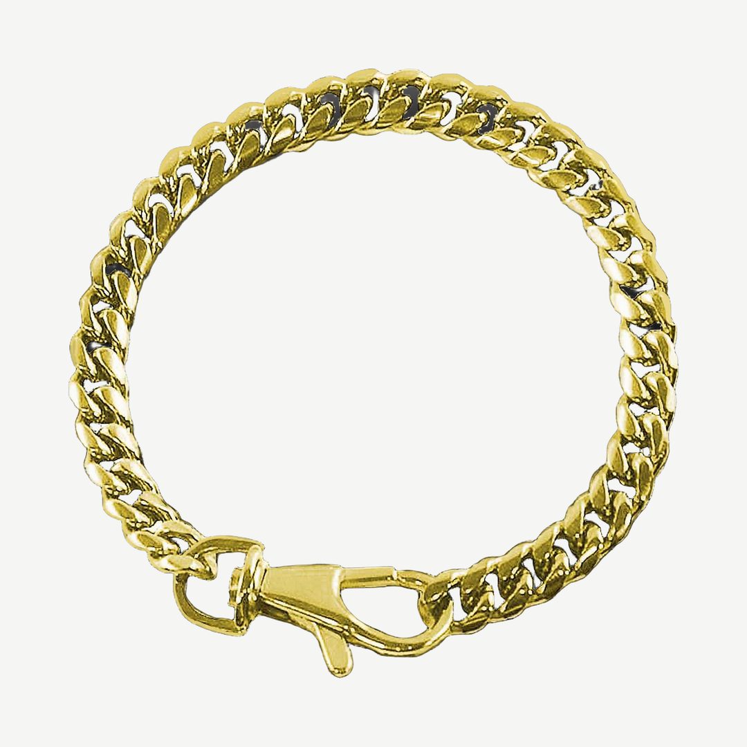 Crescent Link Chain Bracelet Gold - 8mm — finished light background #F5F5F3 — source image 1