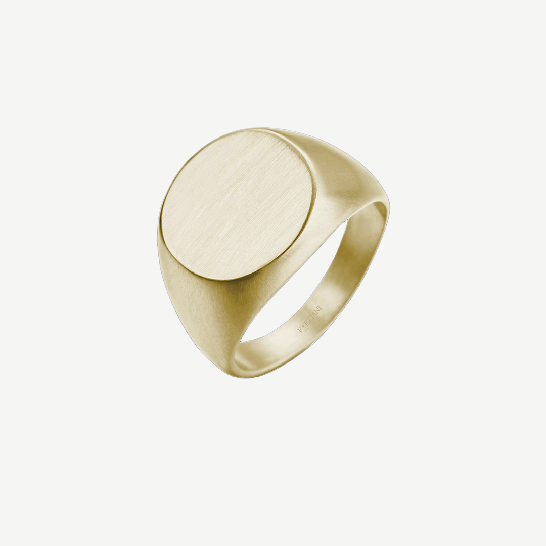 Signet Ring Gold — light background #F5F5F3 — source image 1