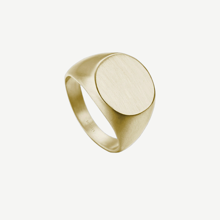 Signet Ring Gold — light background #F5F5F3 — source image 6